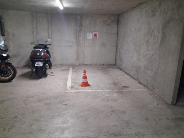 Garage vente à Vallauris, Alpes-Maritimes