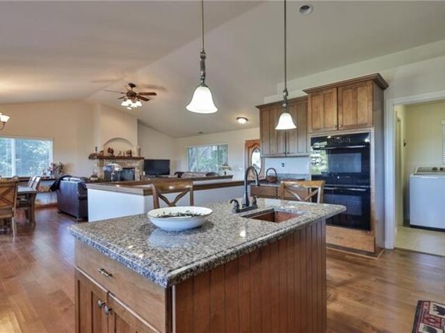 House for sale in Cedarpines Park, California