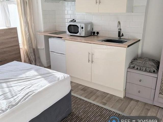 Apartment for rent in Stoke, Plymouth