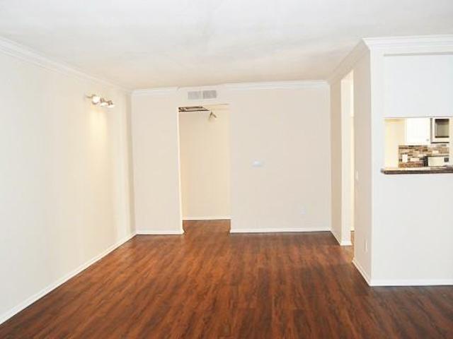 Apartment for rent in Burbank, California