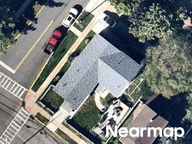 House for sale in Lyndhurst, New Jersey