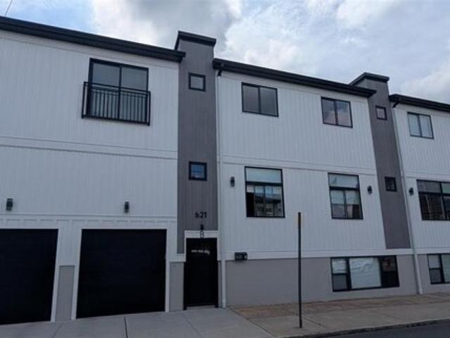 House for sale in Lyndhurst, New Jersey