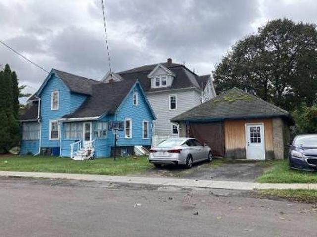 House for sale in Syracuse, New York