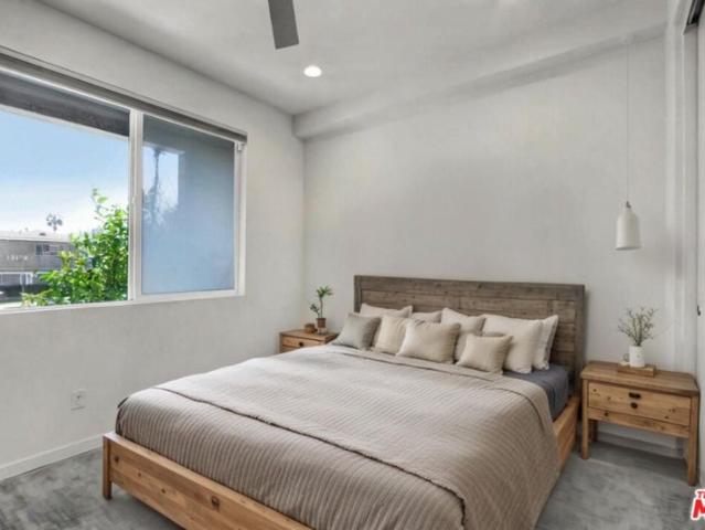 Room for rent in Canoga Park, California