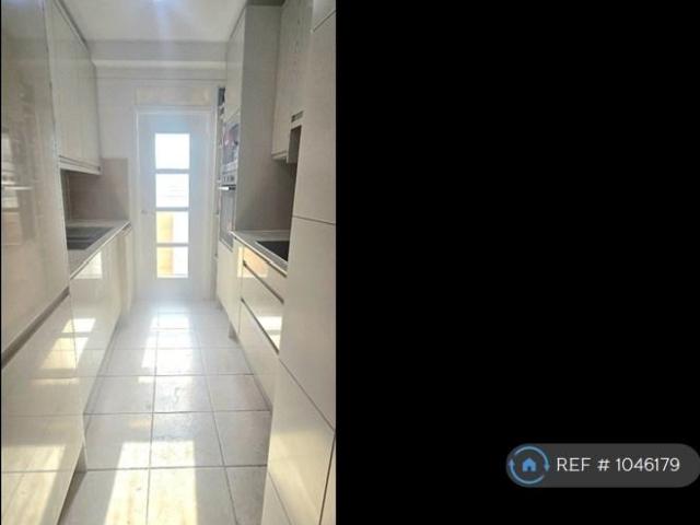 Apartment for rent in Charlton, Greater London