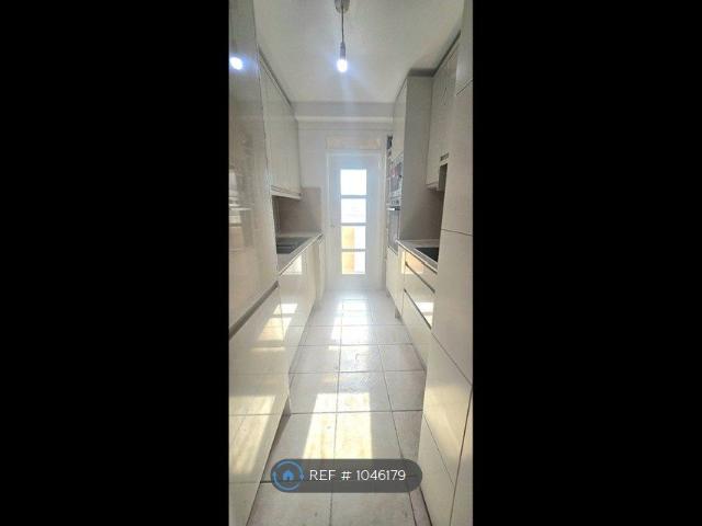 Apartment for rent in Charlton, Greater London