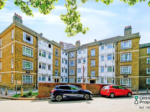 Apartment for rent in Charlton, Greater London