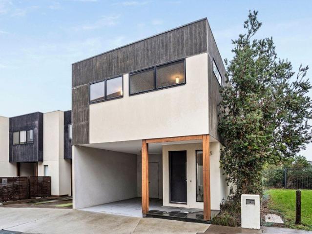Townhouse for sale in Camerons Creek, Victoria