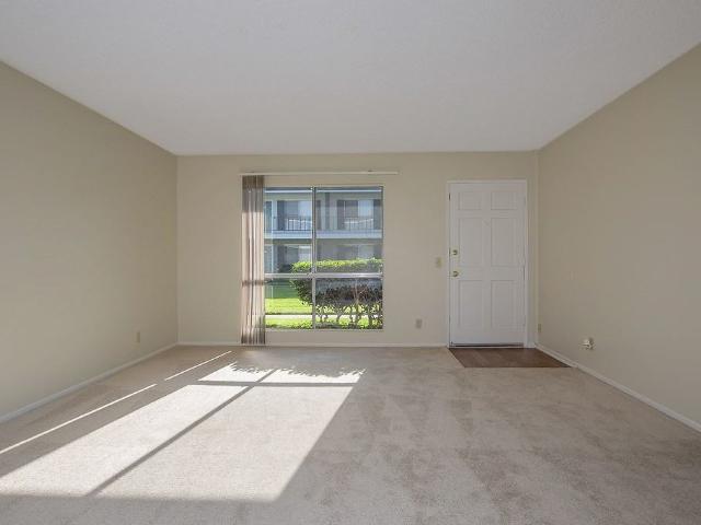 Apartment for rent in Fountain Valley, California