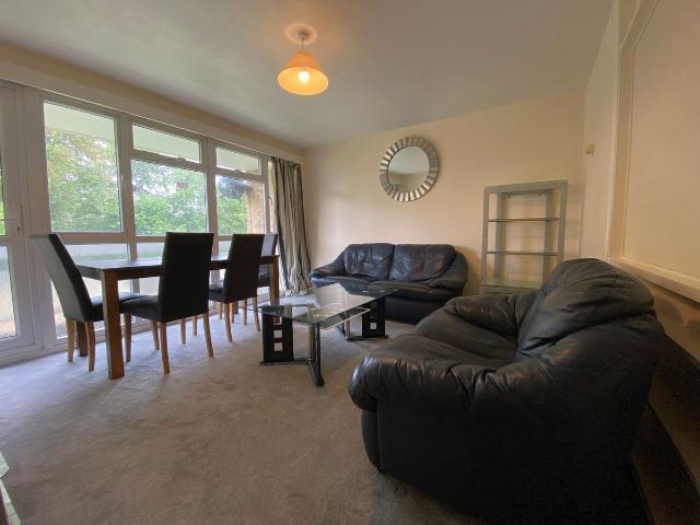 Apartment for rent in Martyrs Field, The Bridge