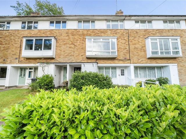 Apartment for rent in Aperfield, Greater London
