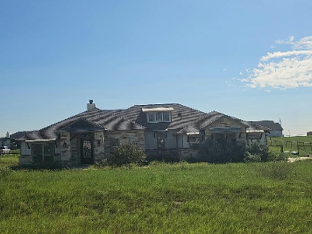 House for sale in La Vernia, Wilson County