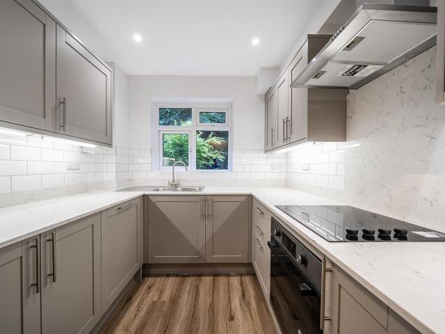House for rent in Holloway Hill, Waverley