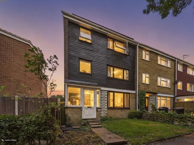 House for rent in Bourne End, Pouchen End