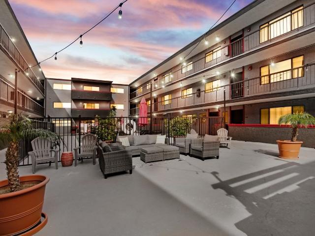 Apartment for rent in Canoga Park, California
