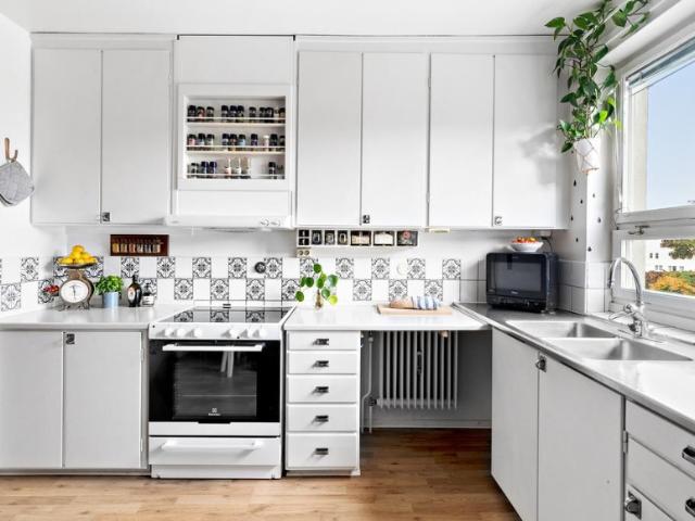 Lägenhet hyra i Hässelby-Vällingby, Stockholm