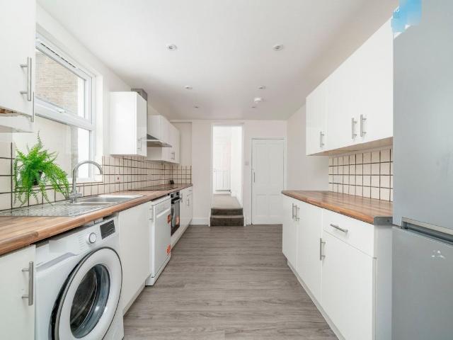 House for rent in Tooting Graveney, Greater London