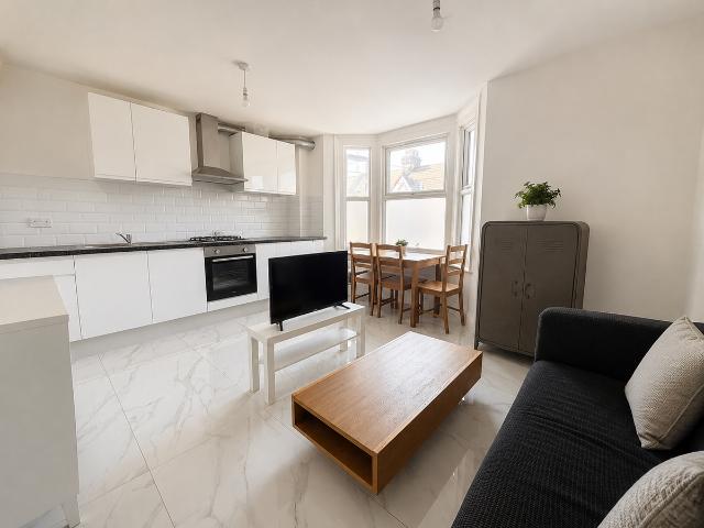 House for rent in Furzedown, Greater London