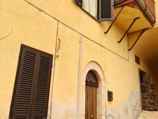 Appartamento in vendita a Sellano, Umbria