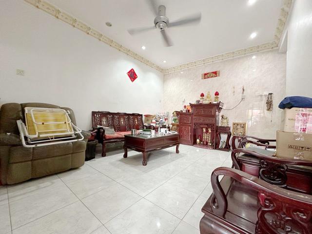 Terraced House for sale in Malaka
