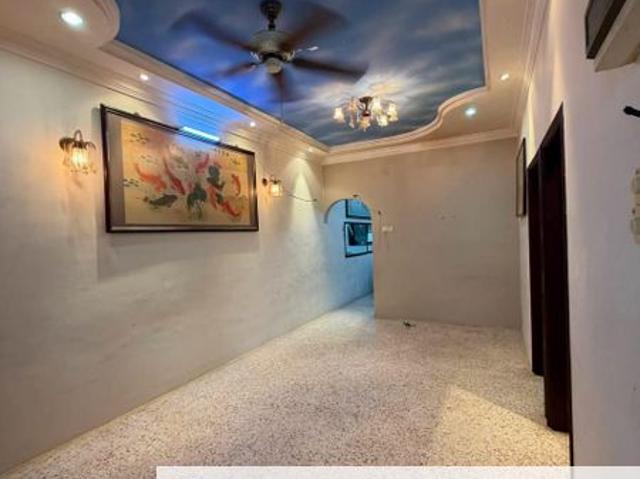 House for sale in Malaka