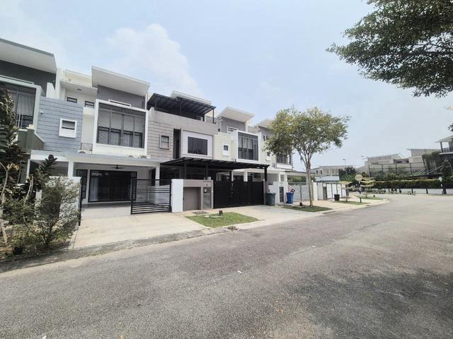 Terraced House for sale in Alam Impian, Selangor