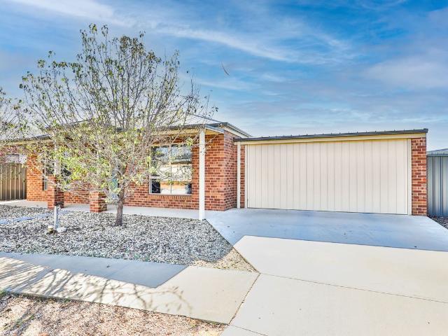 House for sale in Red Cliffs