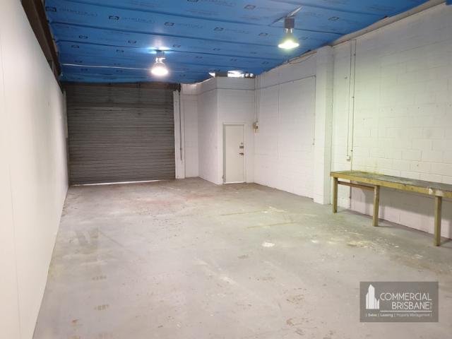 Warehouse for rent in Toombul, Queensland