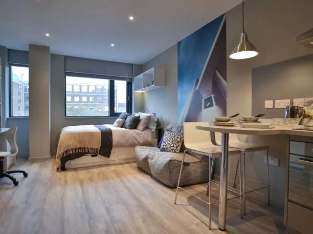 Studio for rent in Huddersfield, West Yorkshire