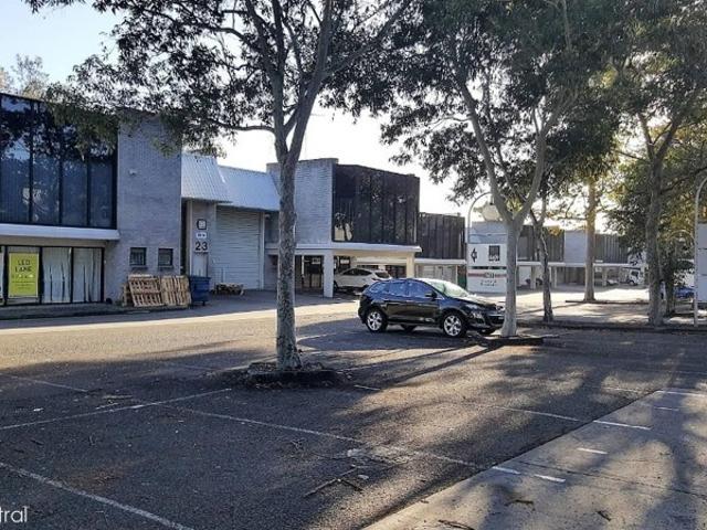 Warehouse for rent in Castle Hill Trading Zone, Sydney