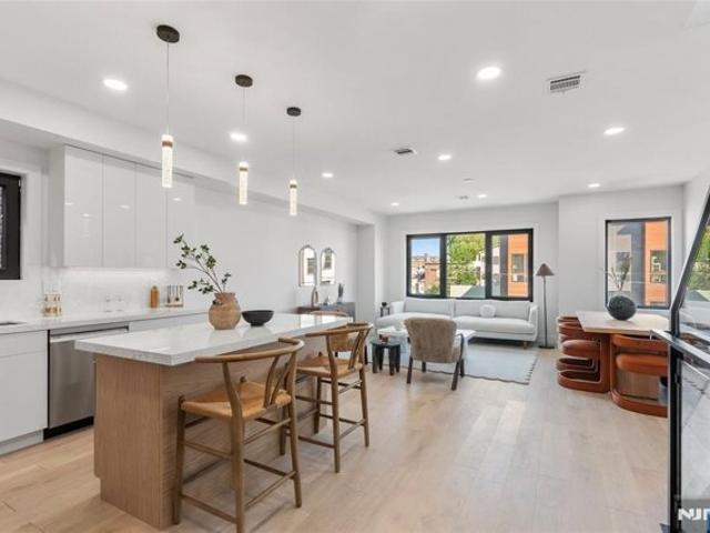 Condo for sale in Hudson, New Jersey