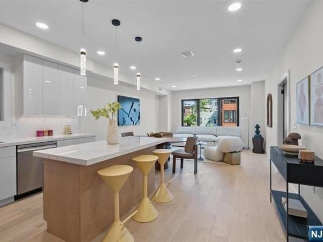 Condo for sale in Hudson, New Jersey