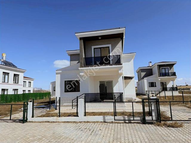 Mollakasım, Tuşba içerisinde satılık Villa