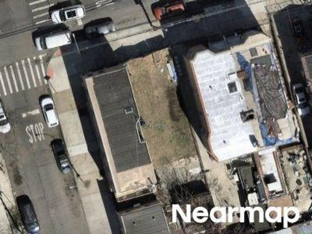 House for sale in The Bronx, Arverne