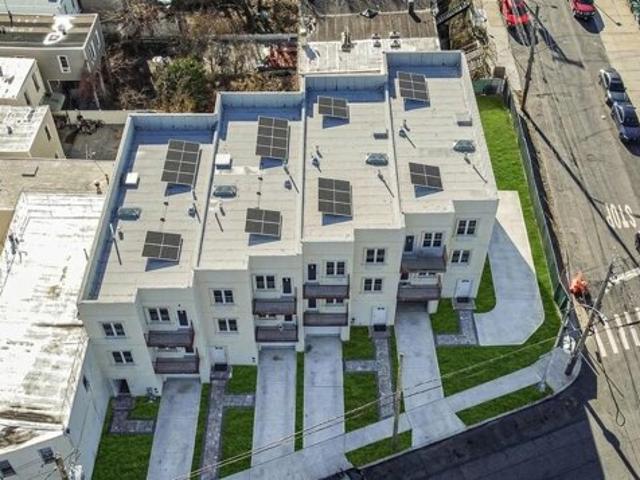 House for sale in The Bronx, Arverne