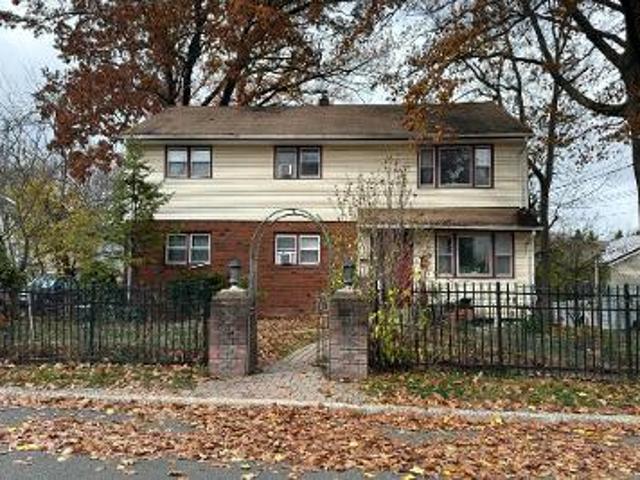 House for sale in Bergenfield, New Jersey