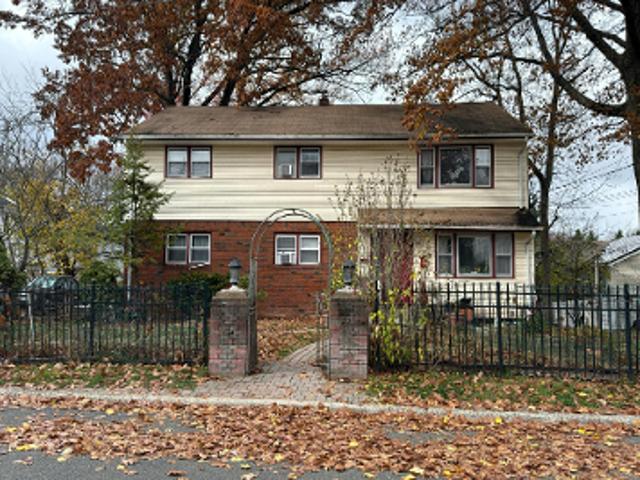 House for sale in Bergenfield, New Jersey