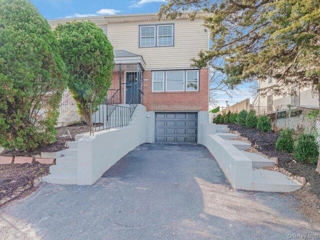 House for sale in Queens, Arverne