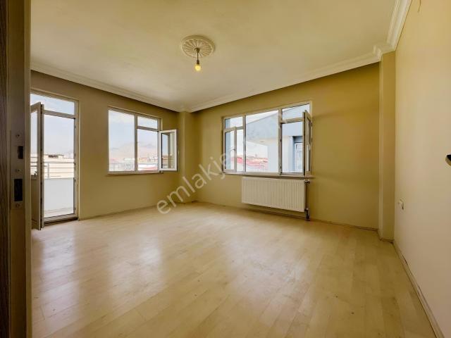 Van içerisinde kiralık mülk