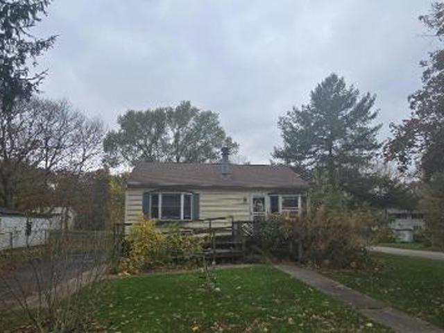 House for sale in Lake Station
