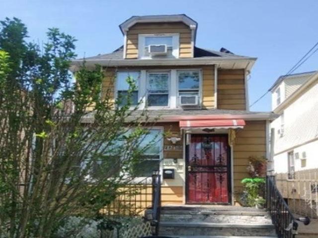 House for sale in Queens, Arverne