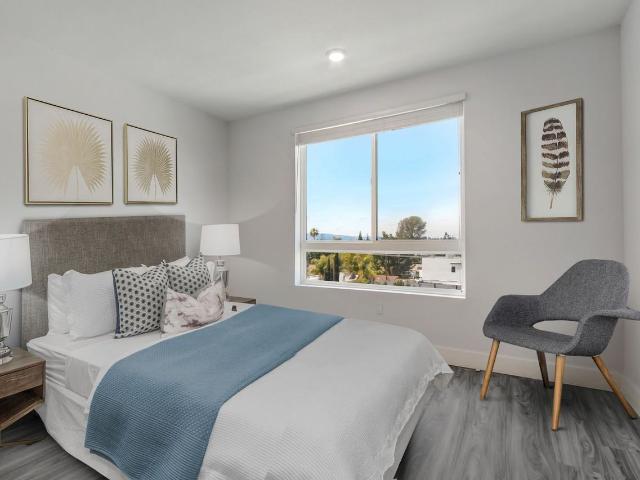 Apartment for rent in Canoga Park, California