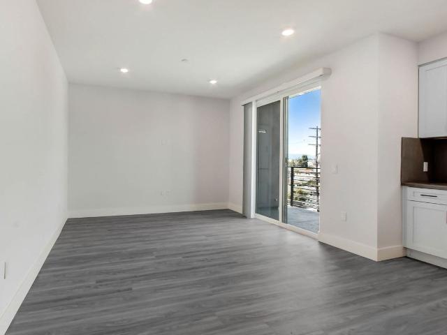 Apartment for rent in Canoga Park, California