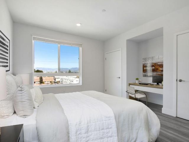 Apartment for rent in Canoga Park, California