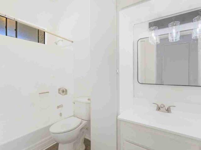 Apartment for rent in Canoga Park, California