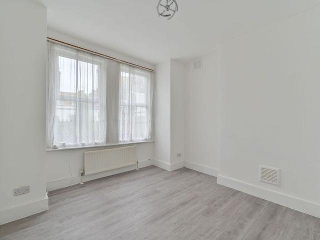 House for rent in Tooting Graveney, Greater London
