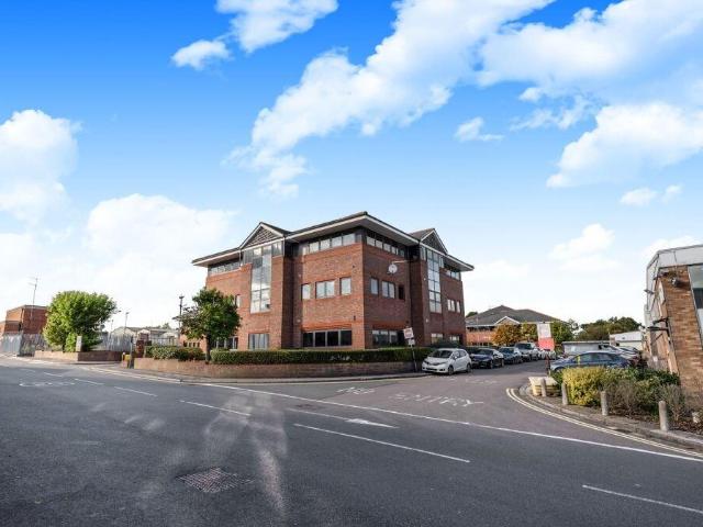 Apartment for rent in Hart, Hampshire