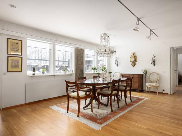 Villa till salu i Nacka, Saltsjöbaden