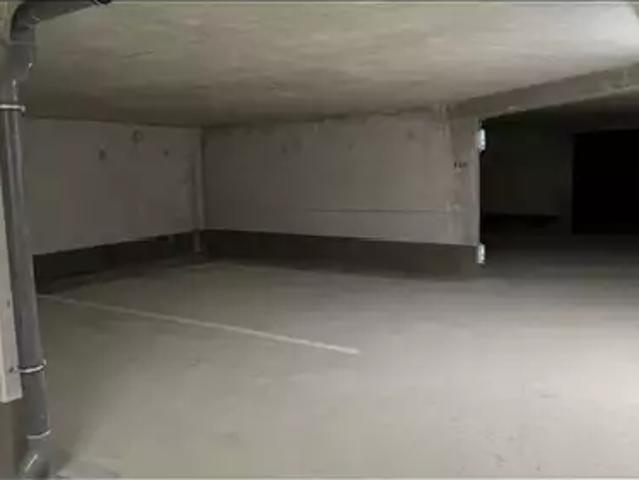 Garage vente à Vanves, Hauts-de-Seine