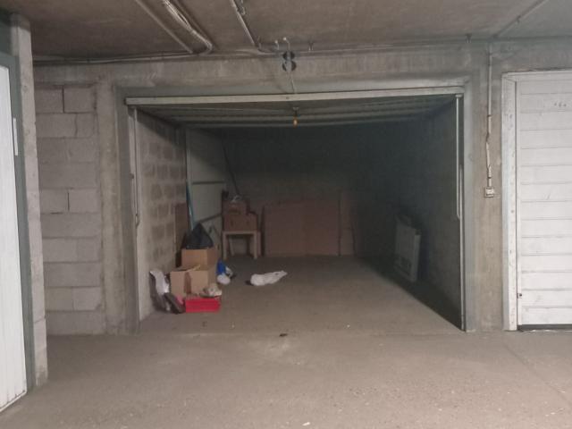Garage vente à Vanves, Hauts-de-Seine